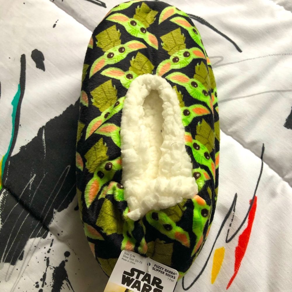 Star Wars Womens Yoda Fuzzy Baba Slipper Socks